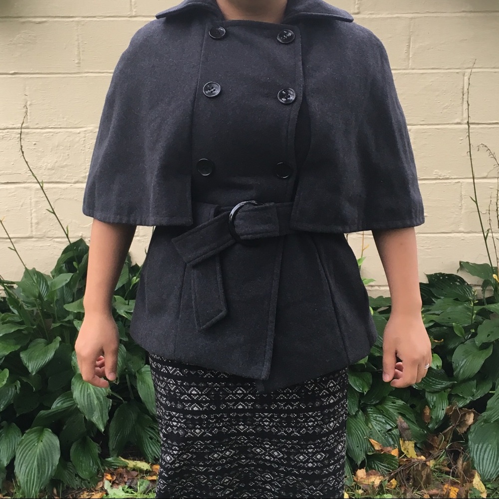 🕵️♂️ Gray Charcoal Wool Blend Belted Cape Coat sz. S